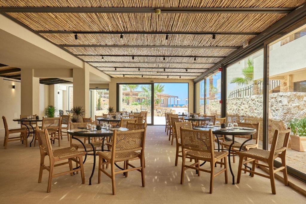 Restaurace v ubytování Alai Crete, a Tribute Portfolio Resort