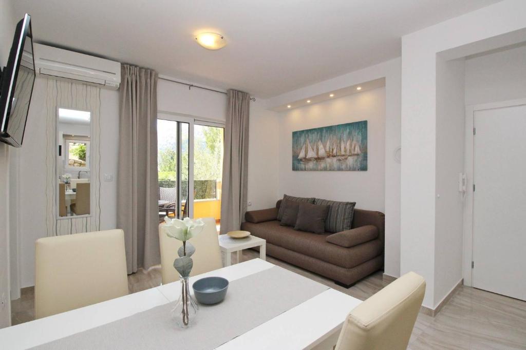 Posezení v ubytování Sunshine Residence Baska