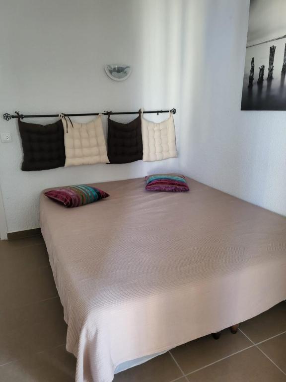 Posteľ alebo postele v izbe v ubytovaní empuriabrava casa del sol