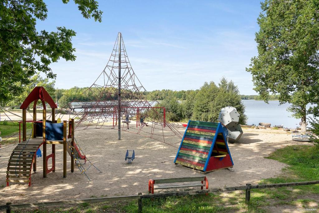 Herní místnost nebo prostor pro děti v ubytování First Camp Sjöstugan - Älmhult