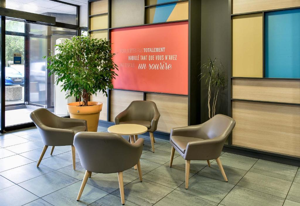 B&B HOTEL Toulouse Centre Canal du Midi - Resim 45