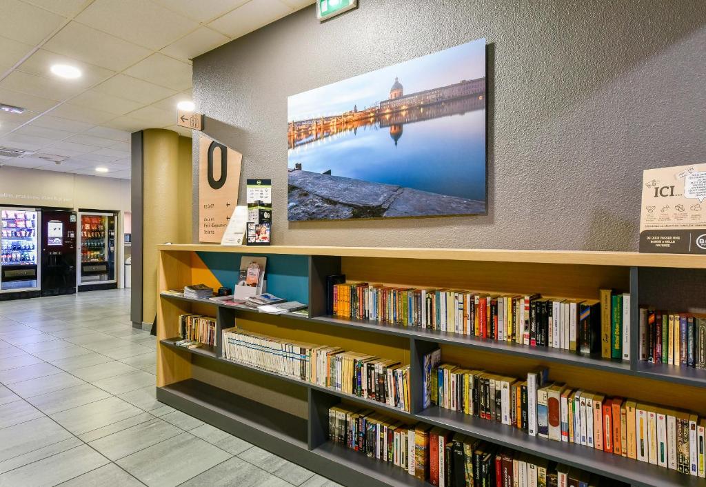 B&B HOTEL Toulouse Centre Canal du Midi - Resim 5