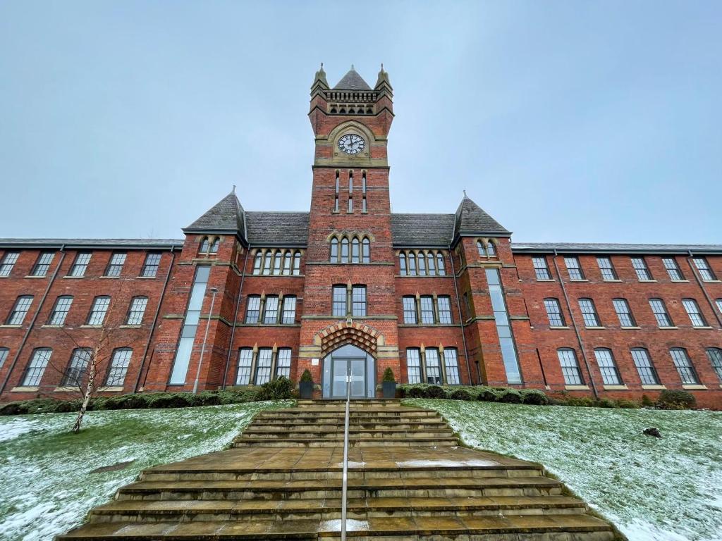 Birch Hill Clock Tower - One-Bedroom Apartment