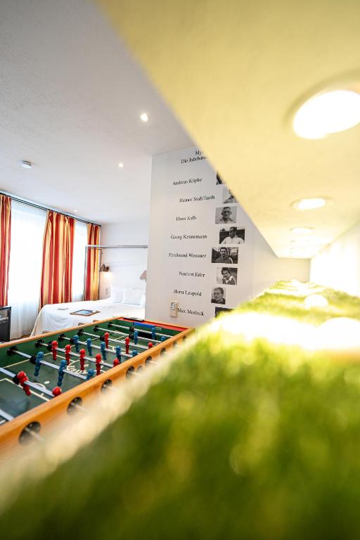 Biliár nebo kulečník v ubytování Hotel Drei Raben
