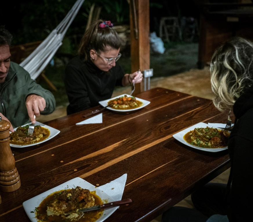Jídlo v hostelu nebo okolí