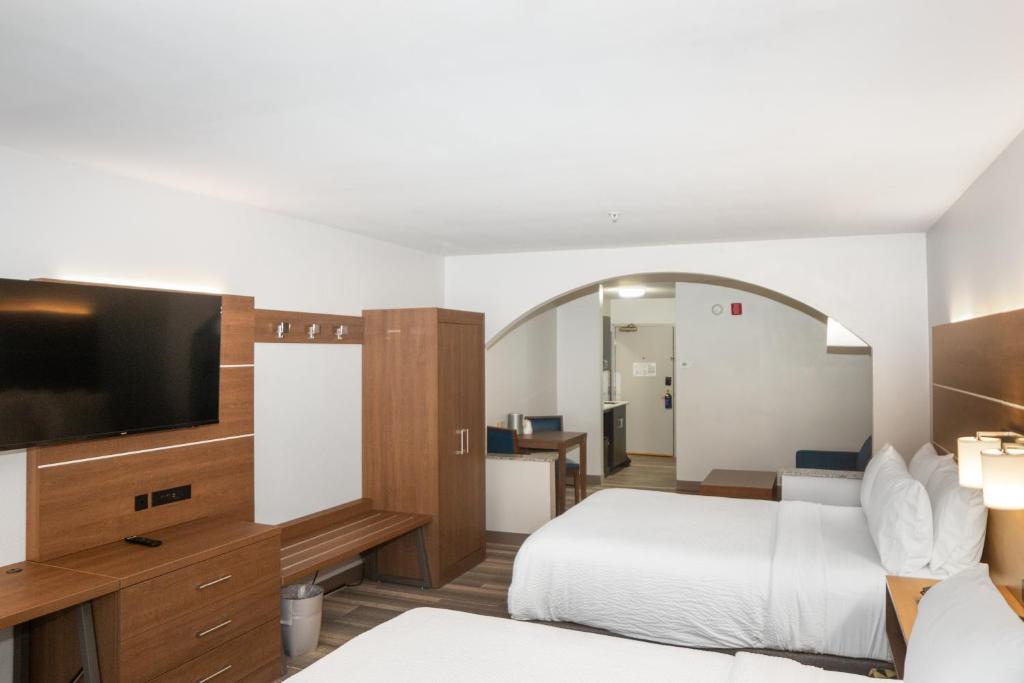 Postel nebo postele na pokoji v ubytování Holiday Inn Express and Suites Stroudsburg-Poconos by IHG