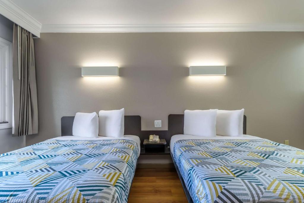 Motel 6-San Jose, CA - Convention Center - Deluxe Vierpersoonskamer – Niet-Rokers