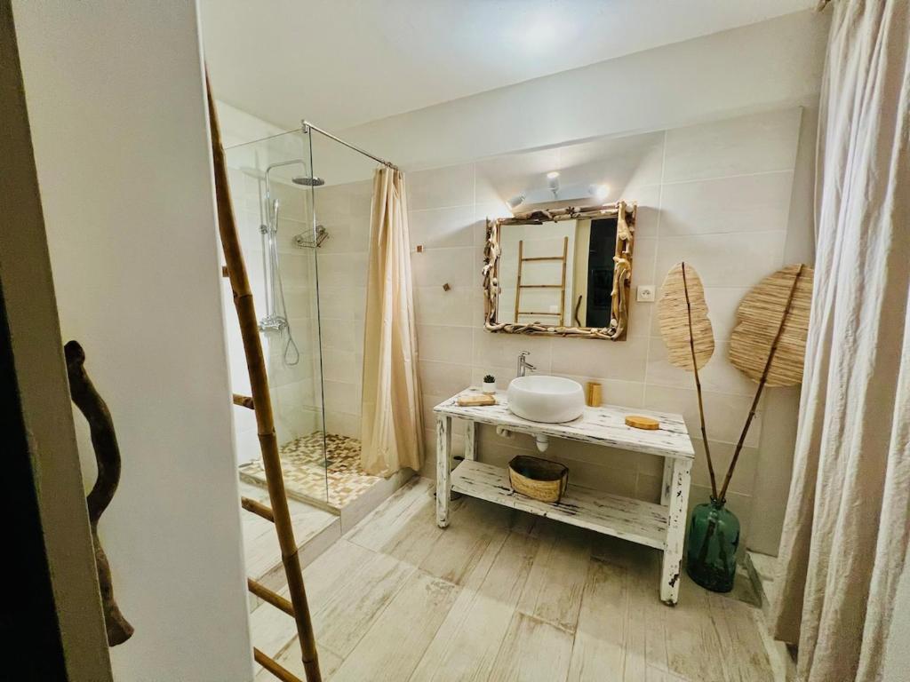 Ένα μπάνιο στο TI'BAKOUA