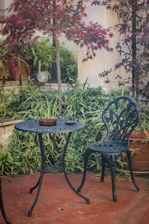 Ogród w obiekcie La Foresteria di Palazzo Picedi Benettini