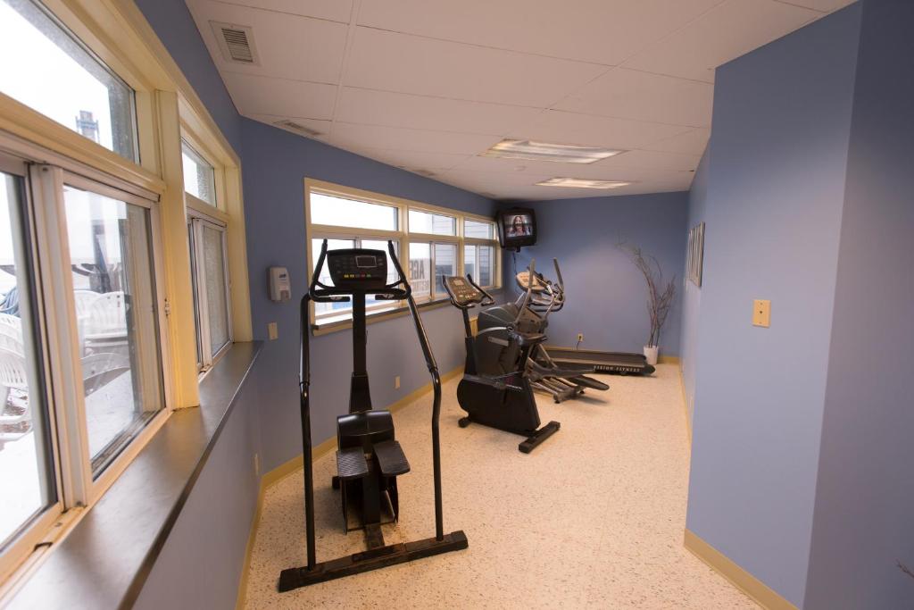 Fitness centrum a/nebo fitness zařízení v ubytování Lakeview Gimli Resort