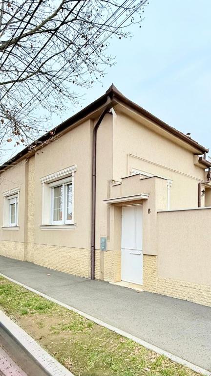 Budova, kde se vila nachází
