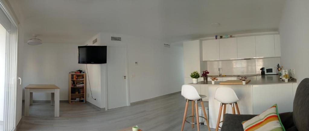 Kuchyň nebo kuchyňský kout v ubytování Habitación a 2min de la playa