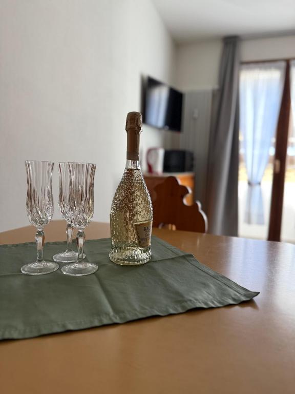 A television and/or entertainment centre at Appartamento Marco