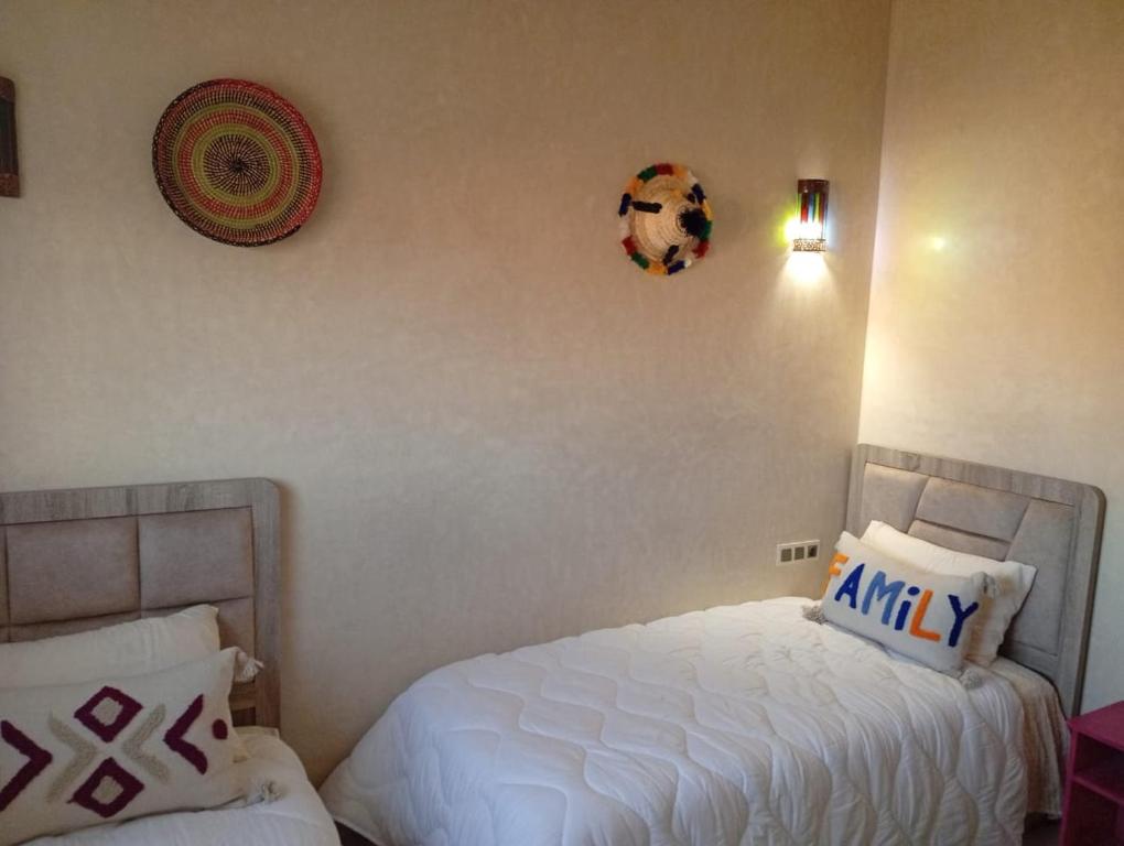 Voodi või voodid majutusasutuse taghoba surf house toas