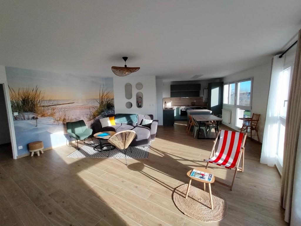 Posezení v ubytování Appartement spacieux de standing CALAIS PLAGE