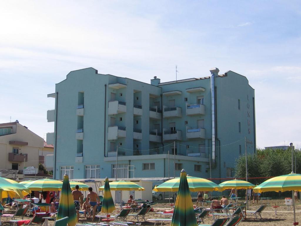 Budova, kde se hotel nachází