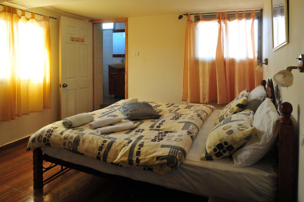 Postel nebo postele na pokoji v ubytování Akko Gate Hostel