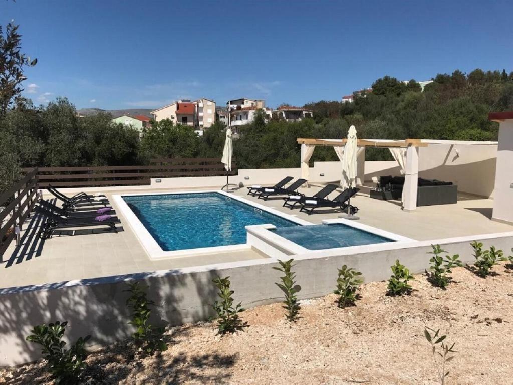 Bazén v ubytovaní Apartments Miroslava alebo v jeho blízkosti