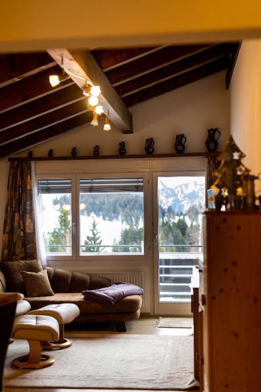 Posezení v ubytování Alpenblick Loft neben Skilift in Amden Arvenbüel