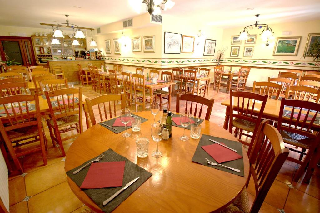 Restaurace v ubytování EVA & TRAVEL - Hotel LA BOTIGA