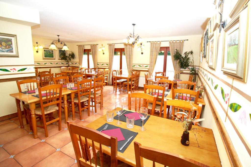 Restaurace v ubytování EVA & TRAVEL - Hotel LA BOTIGA