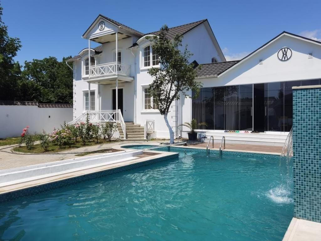 Piscina a Hot Pool Villa o a prop