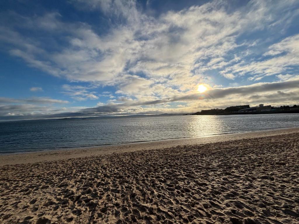Fotografie z fotogalerie ubytování Inchview Beachfront with Log Fire near Edinburgh v destinaci Burntisland