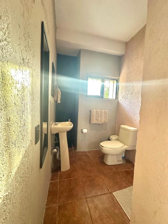 Vannituba majutusasutuses Habitaciones Dos Antonios