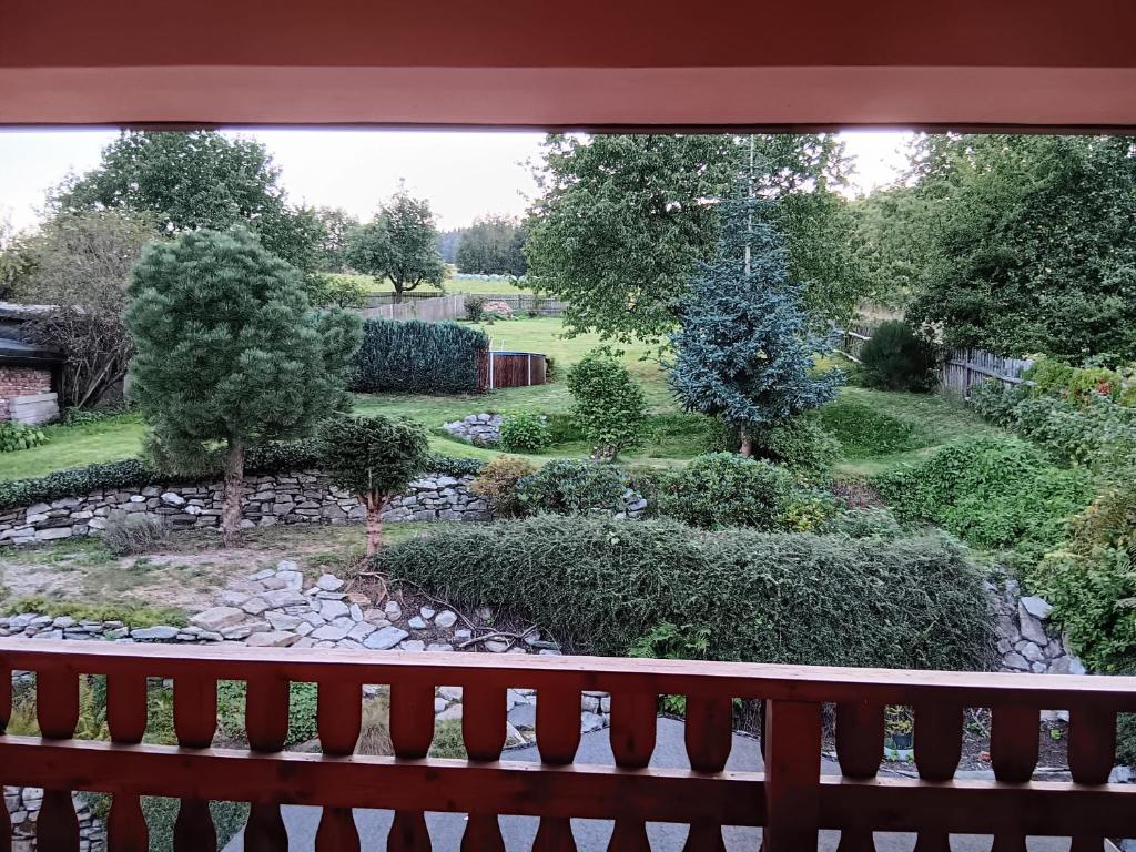 Zahrada ubytování Vila Pramínek, Horní Maršov, Krkonoše