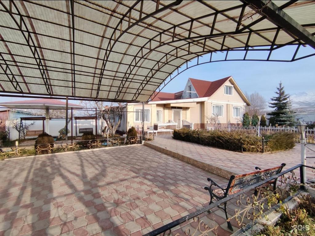 Galeriebild der Unterkunft Karakol Ski Nest Guesthouse in Karakol