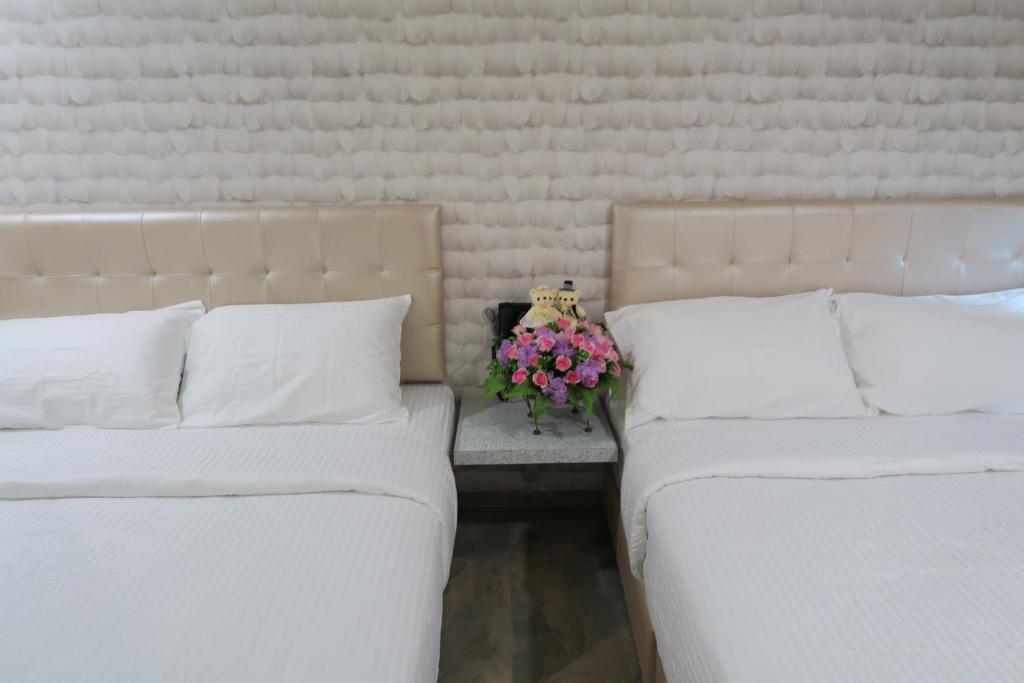 888 Boutique Hotel - Family Room With Bathroom