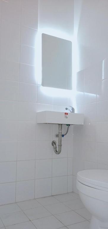 Westward Surf Zambales Beach Resort - Double Room With Private Bathroom