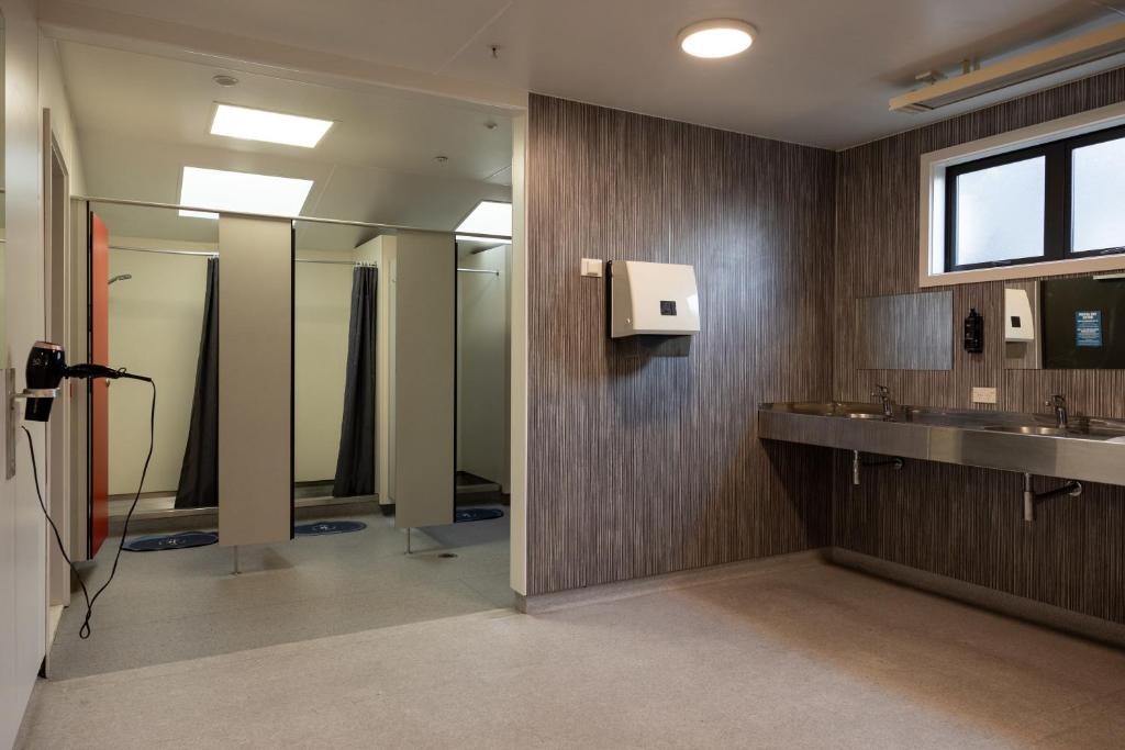 Haka House Queenstown Lakefront - Resim 19