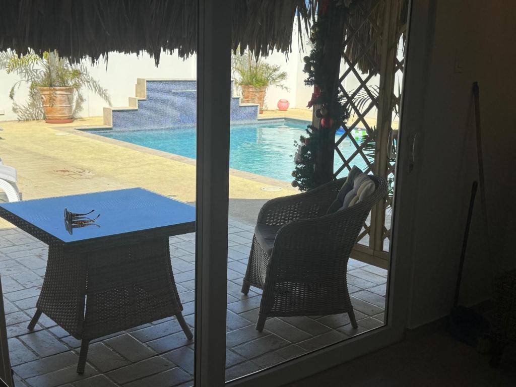 Bazén v ubytování Beach Walk Residences nebo v jeho okolí
