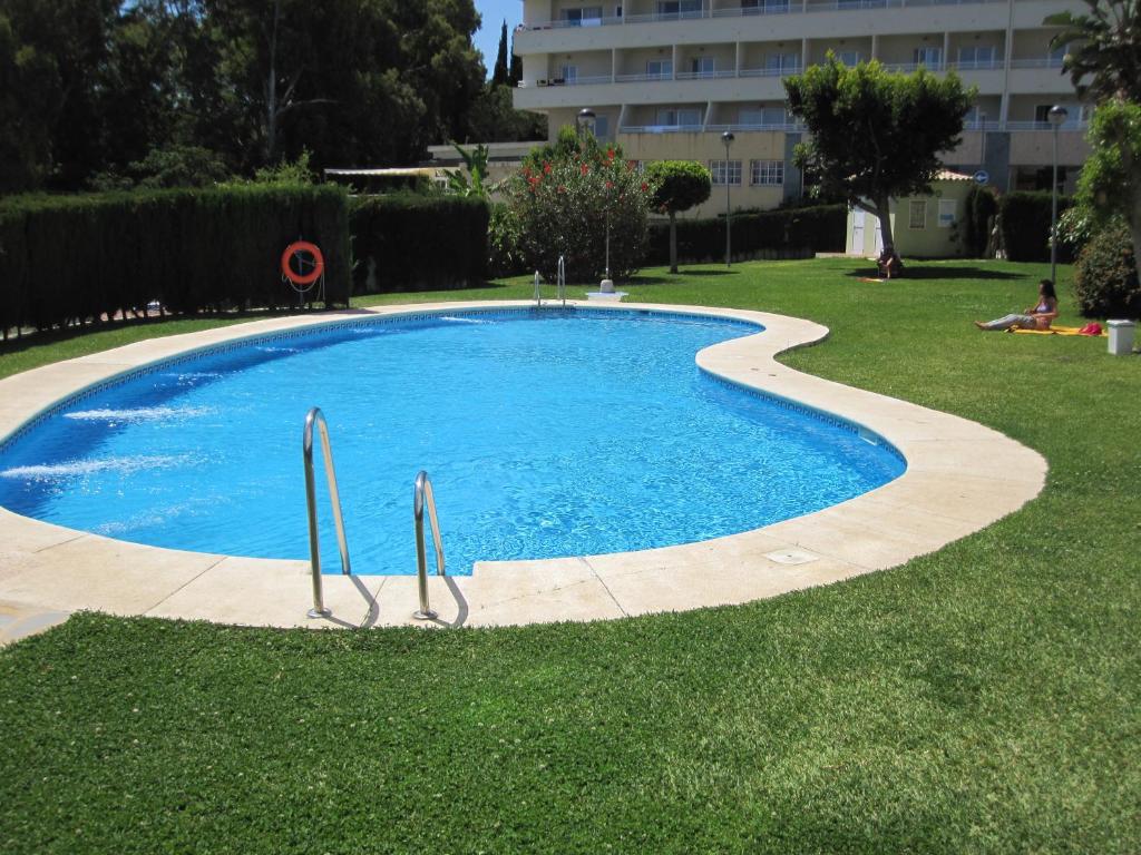 Bazén v ubytovaní Fan Flat Torremolinos alebo v jeho blízkosti