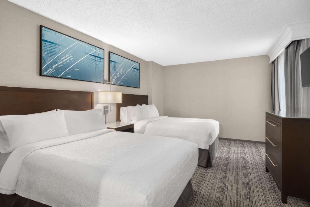 Hampton Inn & Suites Downers Grove Chicago photo