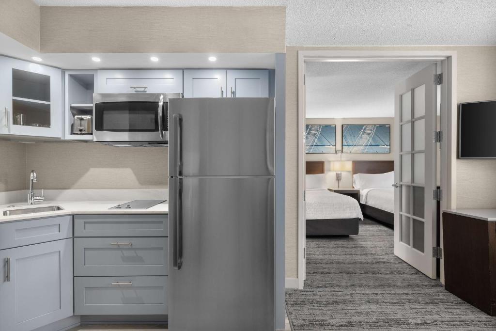 Homewood Suites By Hilton Downers Grove Chicago, Il - Two Room Suite With Two Double Beds And Sofa Bed