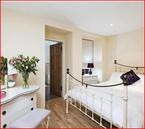 Greenside Apartment