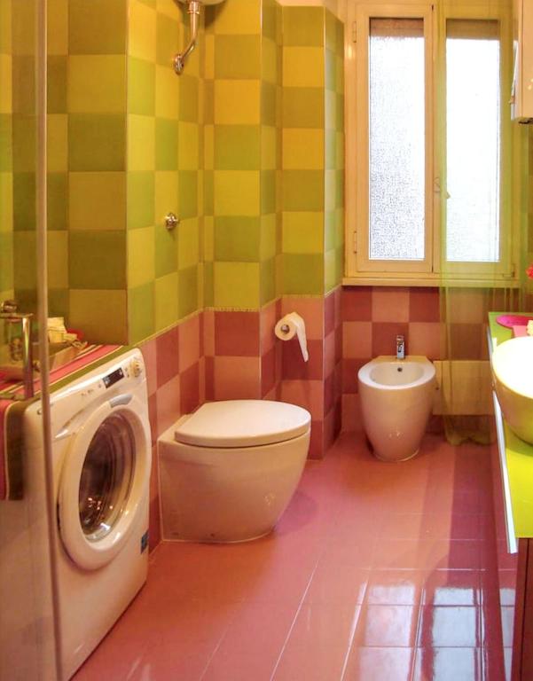 Kúpeľňa v ubytovaní Charming Apartment near the Colosseum in Roma - 55 sqm - Balcony