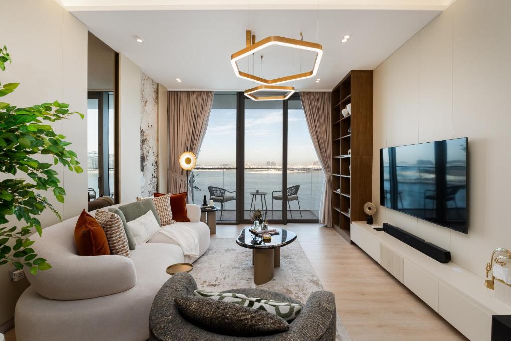 Beach Isle 2, Emaar Beachfront - Mint Stay در دبی