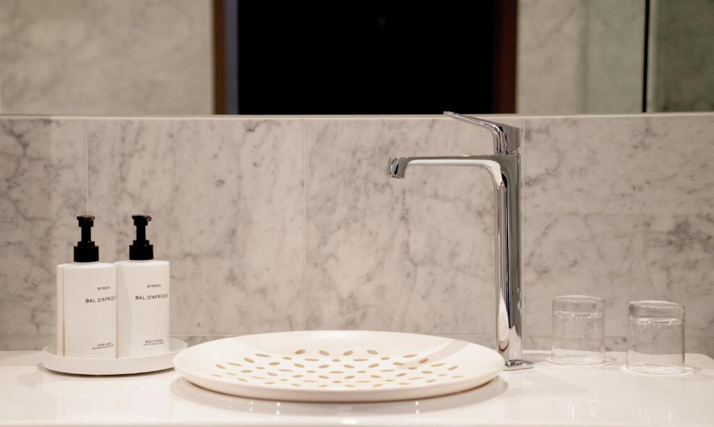 Koupelna v ubytování Nobis Hotel Stockholm, a Member of Design Hotels™