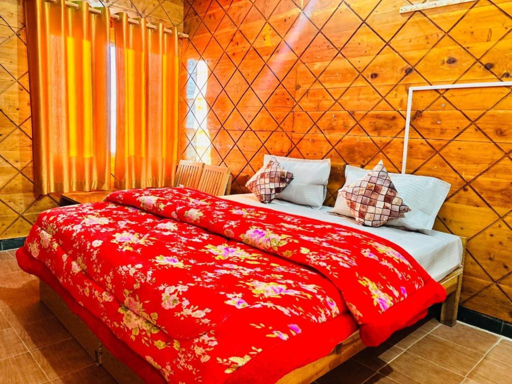 Postel nebo postele na pokoji v ubytování Hotel Himalayan View