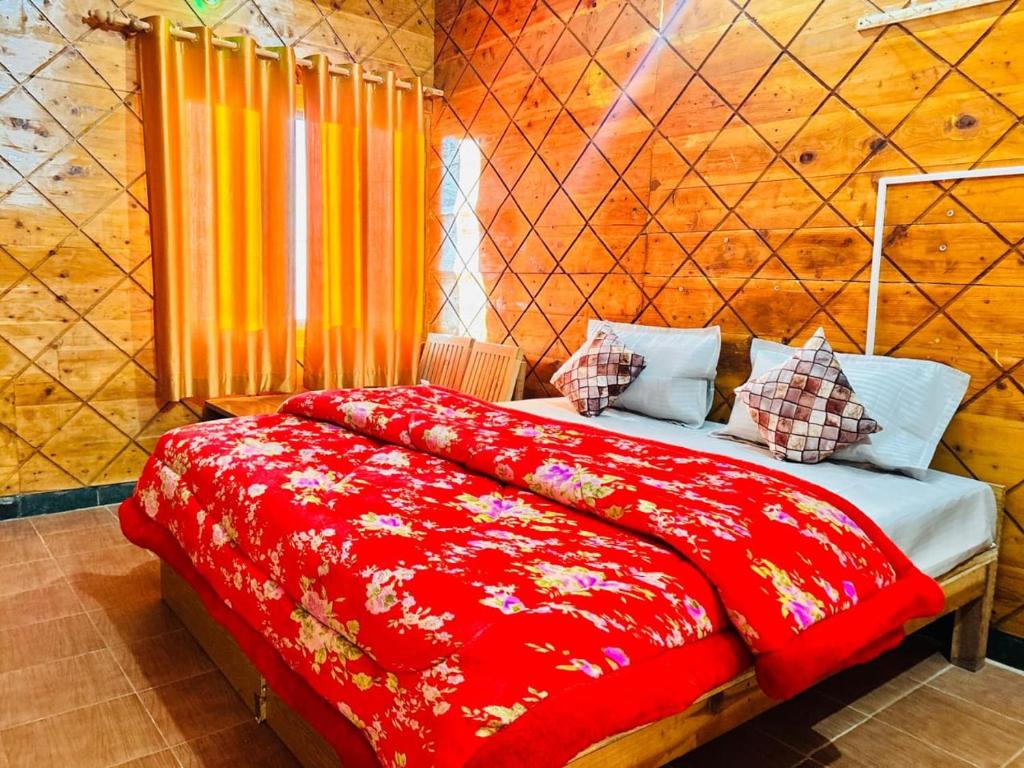 Postel nebo postele na pokoji v ubytování Hotel Himalayan View