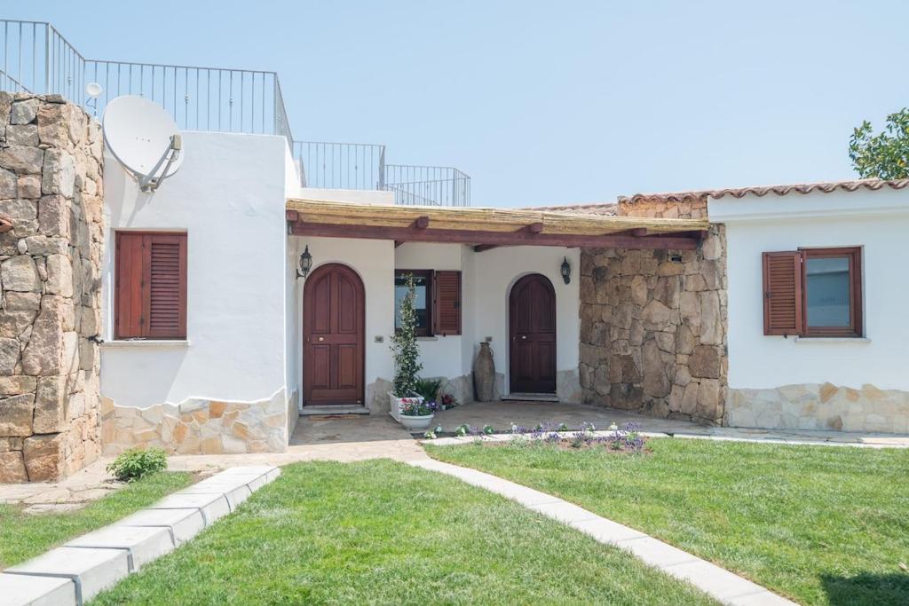 Το κτήριο όπου στεγάζεται  η παραθεριστική κατοικία