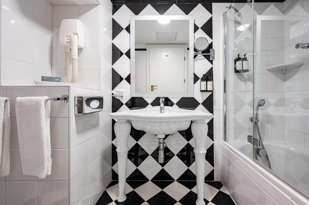 AX The Victoria Hotel - 8