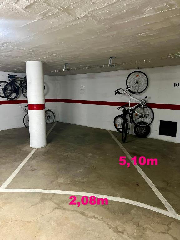 Jazda na bicykli v okolí ubytovania Apart-rent Apartment Av Rhode 3º 2008