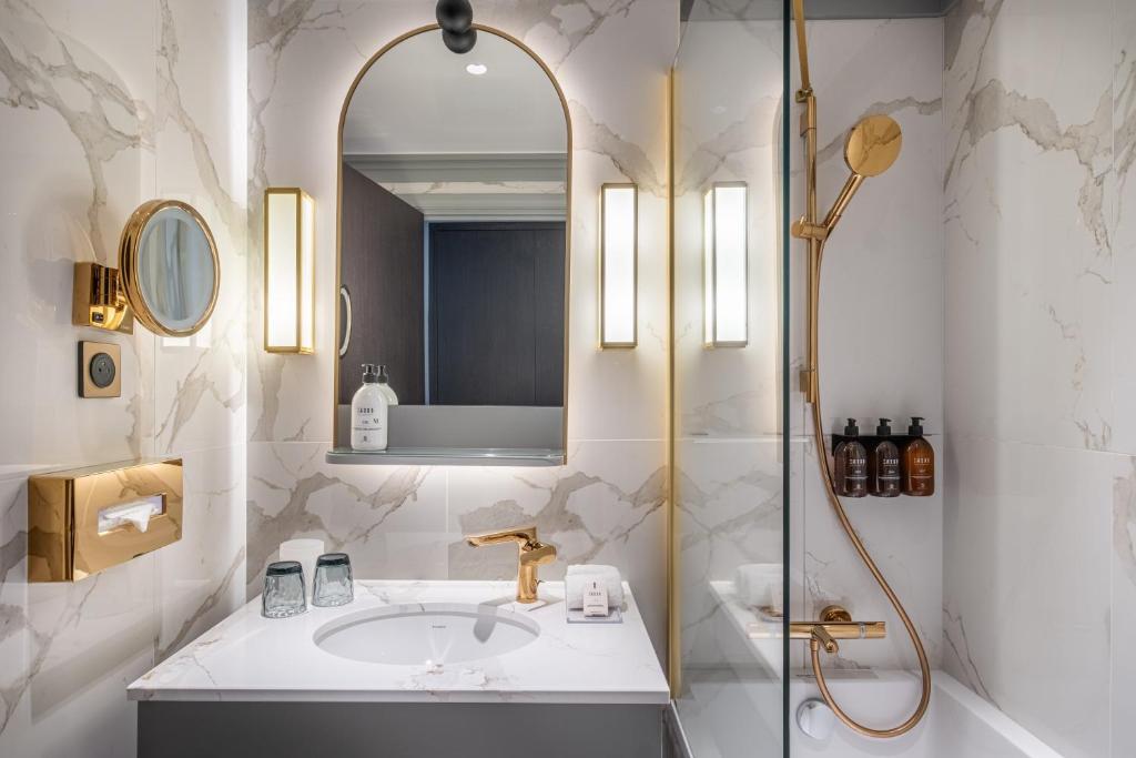 Hôtel Le Marquis by Inwood Hotels - Resim 3