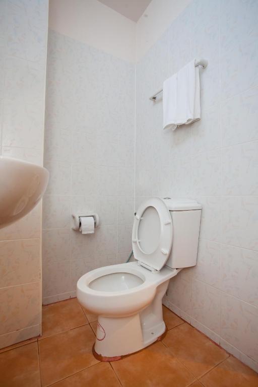 Un baño de Top Hostel (Top Mansion)