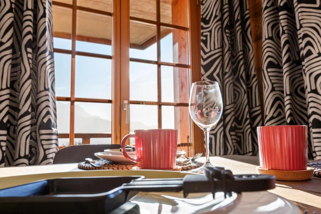 Fotografie z fotogalerie ubytování Chalet apartment with balcony and Alpine view v destinaci Ollon