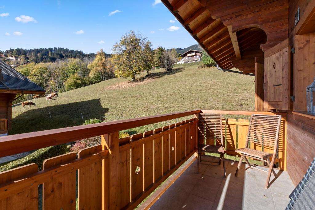 Balkón nebo terasa v ubytování Chalet apartment with balcony and Alpine view